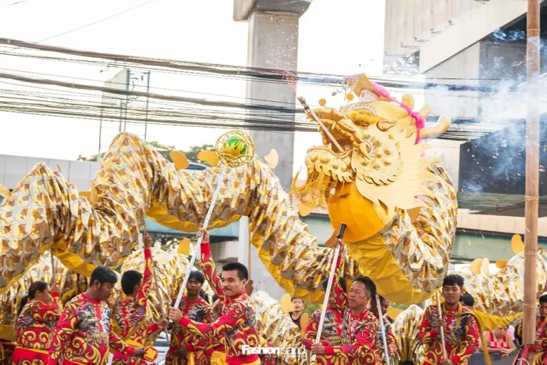 เชิดสิงโต เชิดมังกรทอง ตรุษจีน