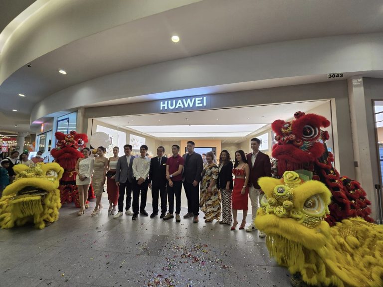 สิงโต 4 ตัว ร่วมเปิด HUAWEI Experience Store แฟชั่นไอส์แลนด์